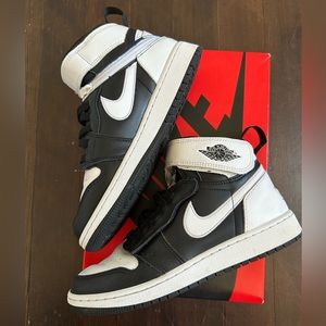 Air Jordan 1 hi fl yease 6 kids youth fits women’s sz 8 black white zipper Nike